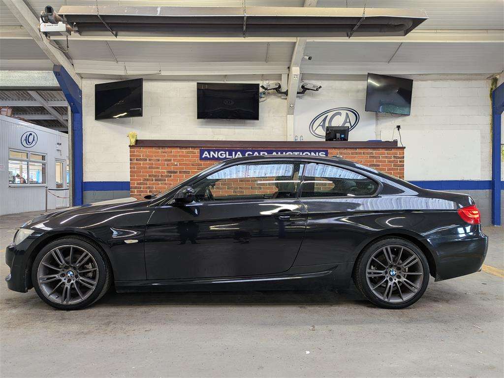 <p>2011 BMW 320I M SPORT</p>