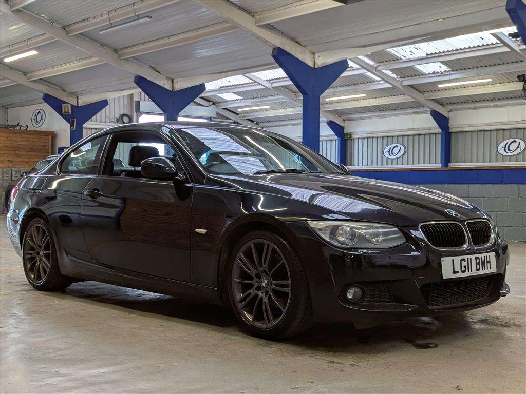 <p>2011 BMW 320I M SPORT</p>