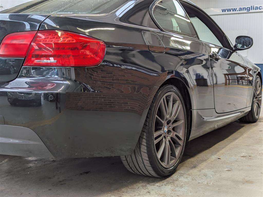 <p>2011 BMW 320I M SPORT</p>
