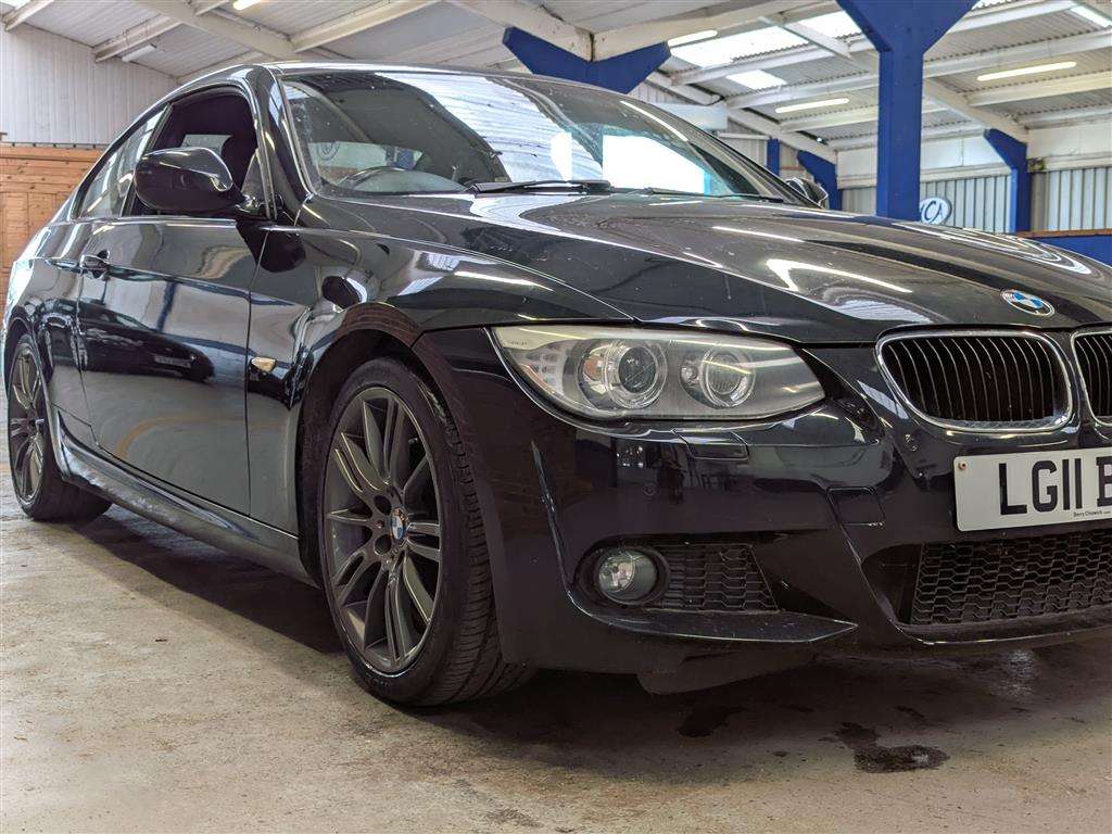 <p>2011 BMW 320I M SPORT</p>