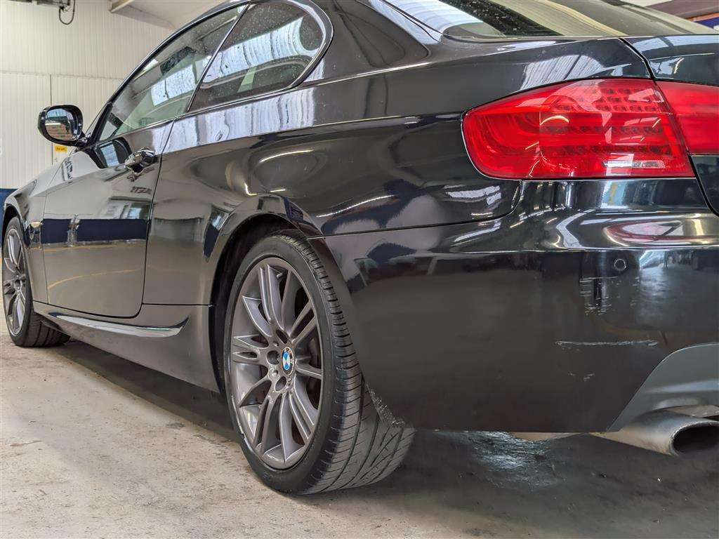 <p>2011 BMW 320I M SPORT</p>