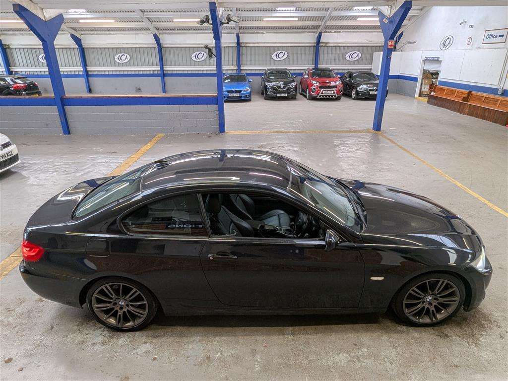 <p>2011 BMW 320I M SPORT</p>