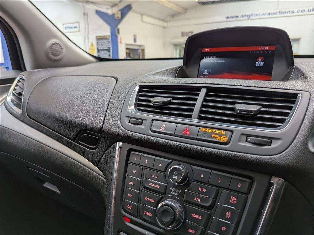 <p>2015 VAUXHALL MOKKA TECH LINE TURBO AUT</p>