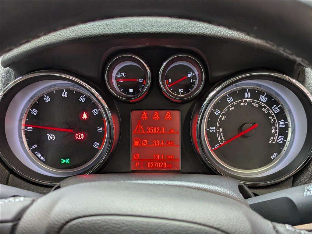 <p>2015 VAUXHALL MOKKA TECH LINE TURBO AUT</p>