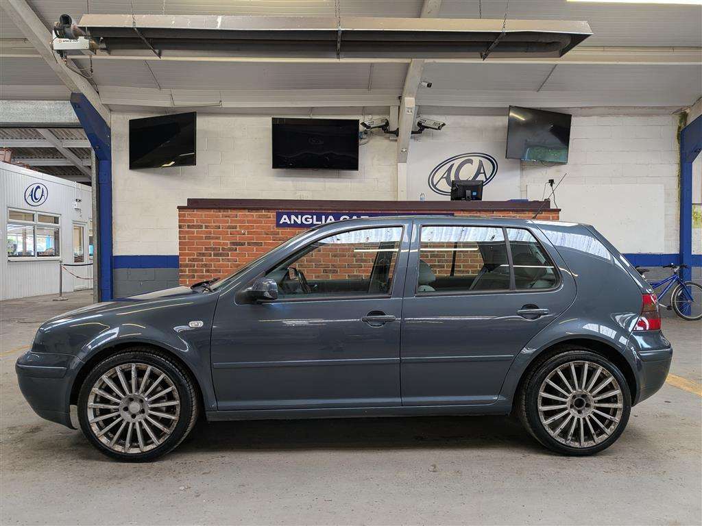 <p>2001 VOLKSWAGEN GOLF GT TDI</p>