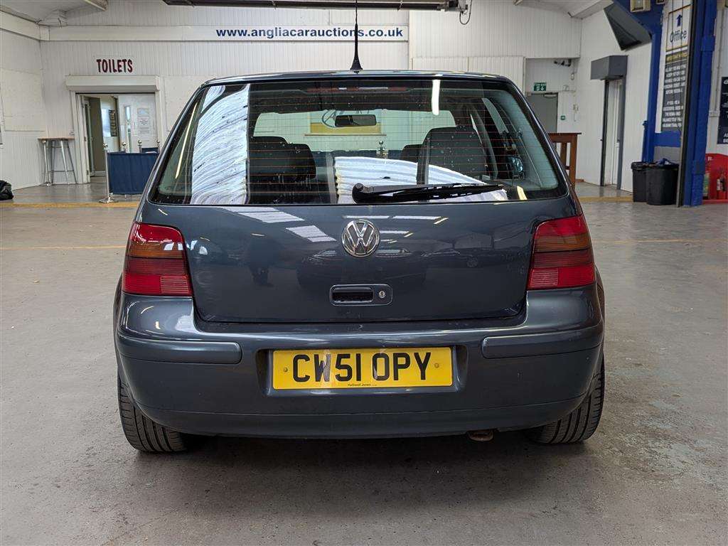 <p>2001 VOLKSWAGEN GOLF GT TDI</p>