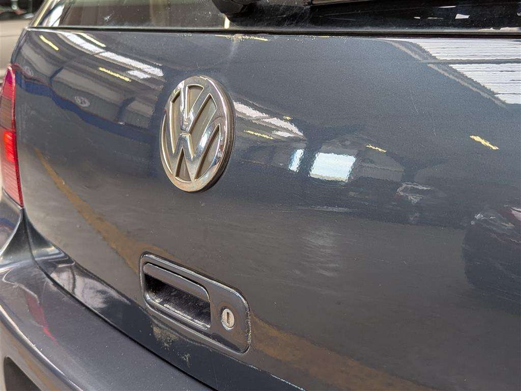 <p>2001 VOLKSWAGEN GOLF GT TDI</p>