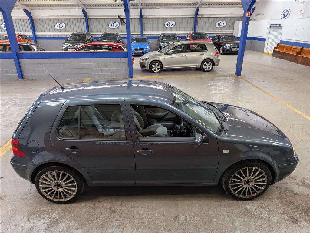 <p>2001 VOLKSWAGEN GOLF GT TDI</p>