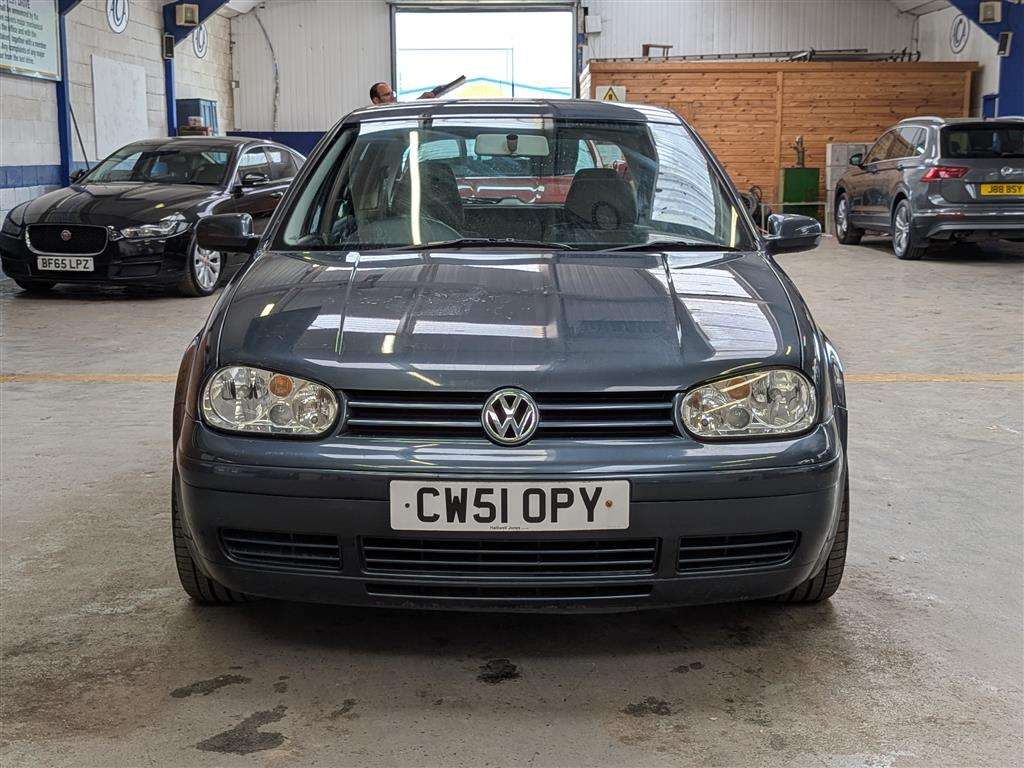 <p>2001 VOLKSWAGEN GOLF GT TDI</p>