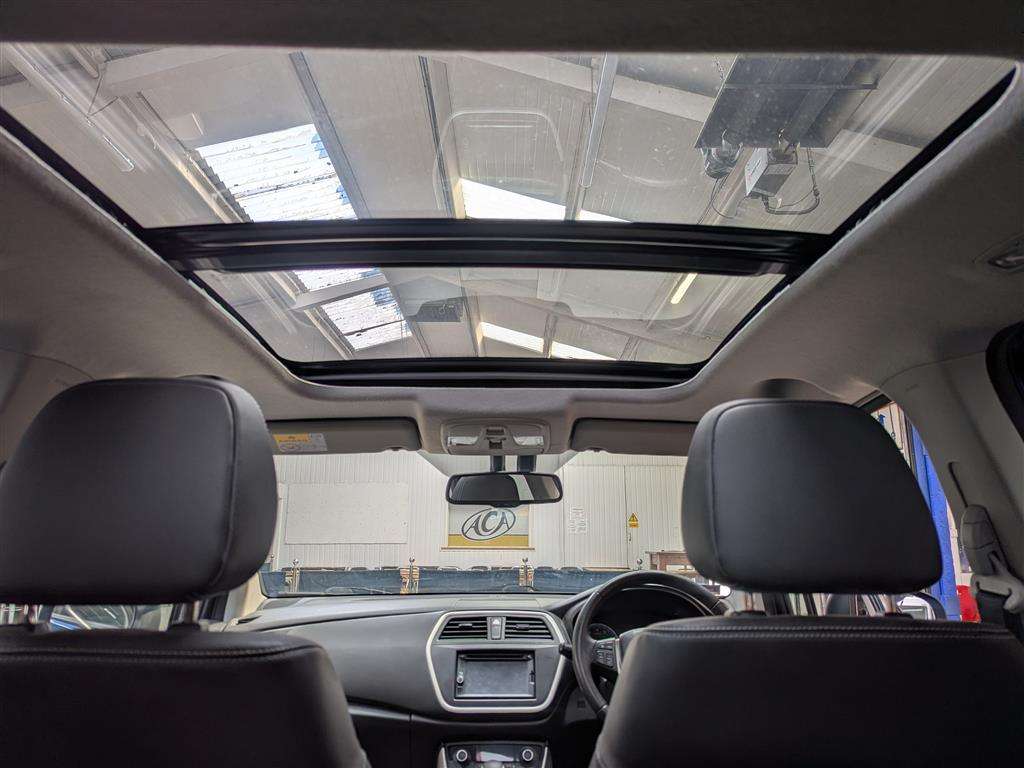 <p>2015 SUZUKI SX4 S-CROSS SZ5 ALLGRIP C</p>
