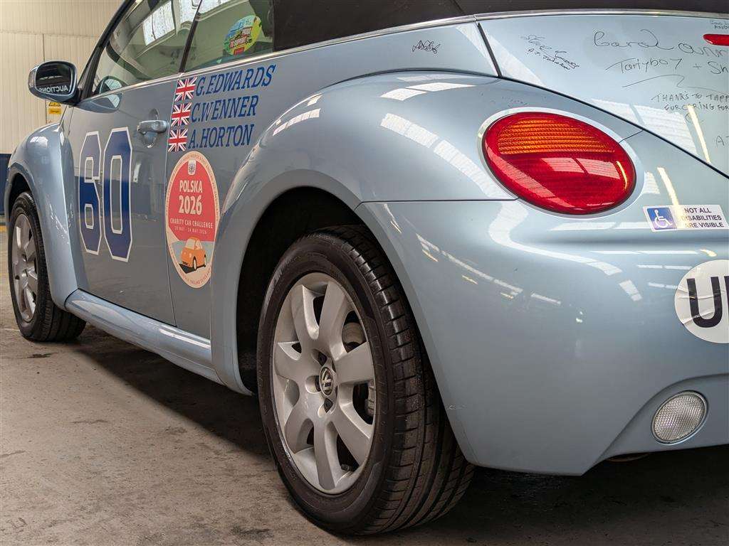 <p>2003 VOLKSWAGEN BEETLE CABRIOLET</p>