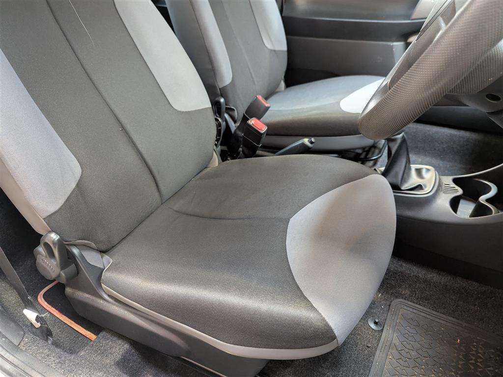 <p>2012 CITROEN C1 VT</p>