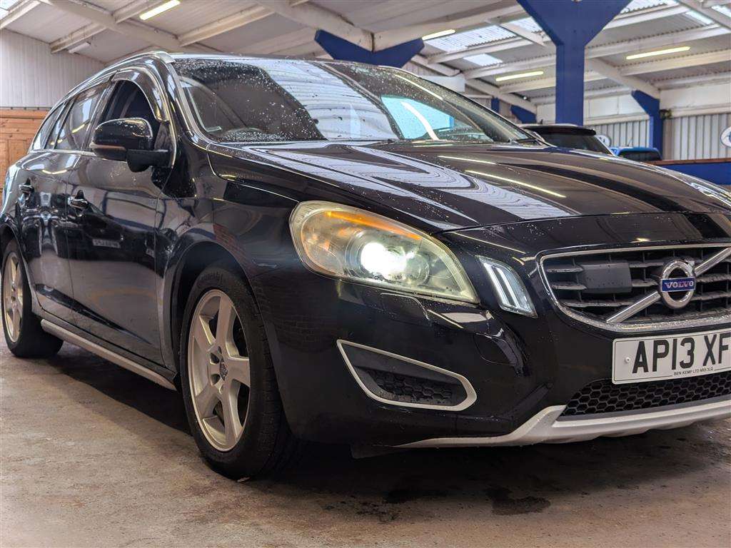 <p>2013 VOLVO V60 SE LUX T4 AUTO</p>