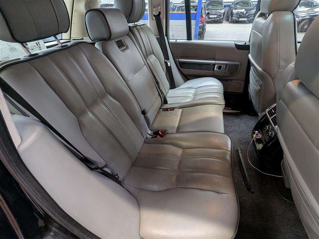 <p>2008 LAND ROVER RANGE ROVER VOGUE SE A</p>