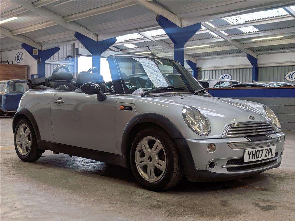 <p>2007 MINI MINI COOPER</p>
