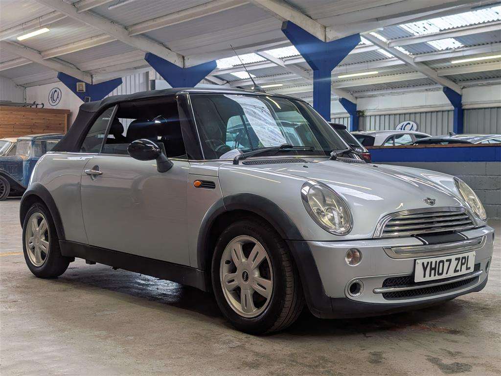 <p>2007 MINI MINI COOPER</p>