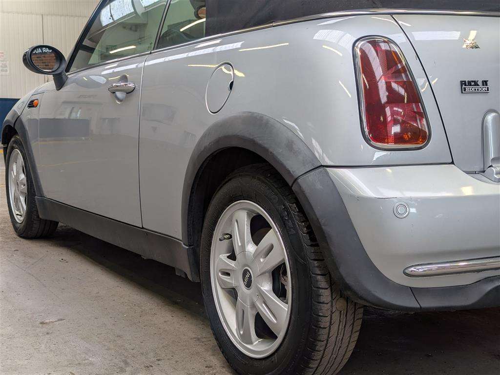 <p>2007 MINI MINI COOPER</p>