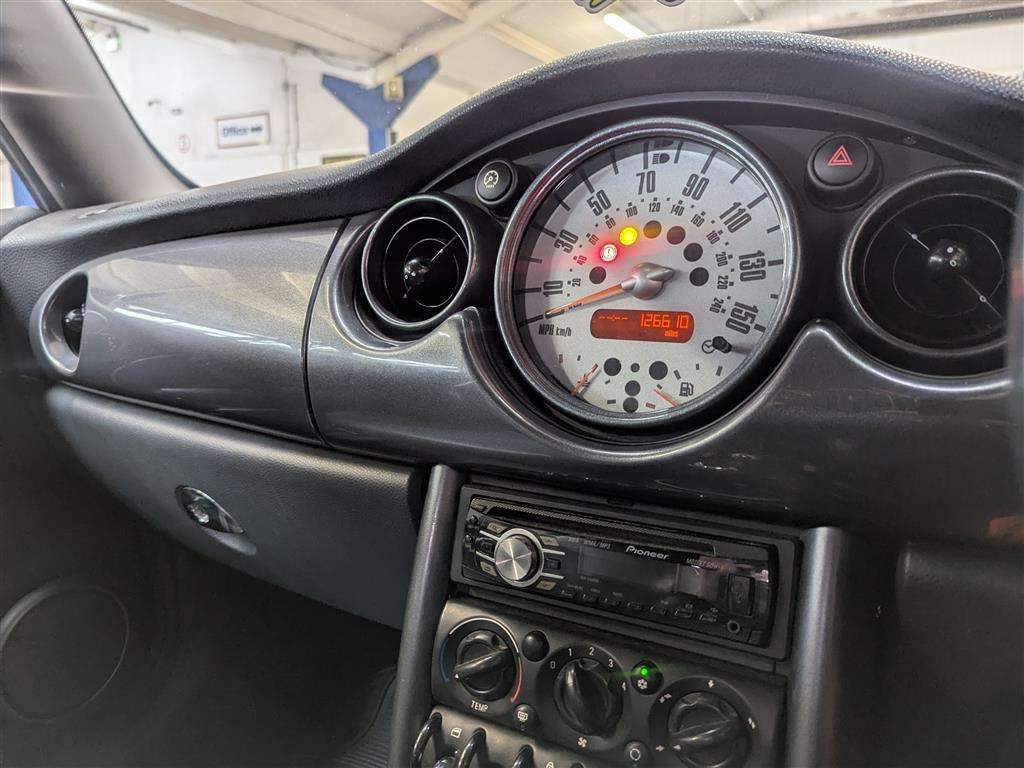<p>2007 MINI MINI COOPER</p>