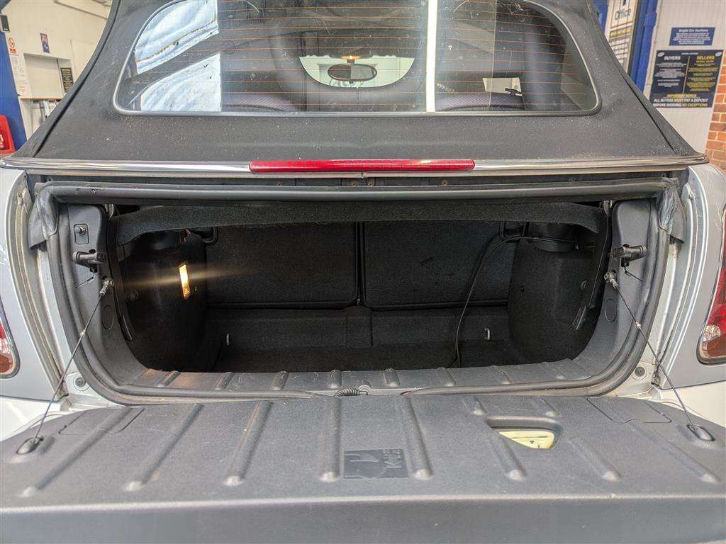 <p>2007 MINI MINI COOPER</p>