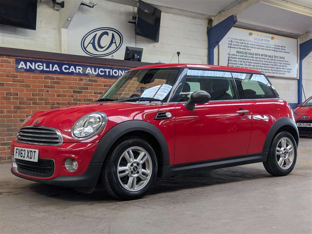 <p>2013 MINI ONE</p>