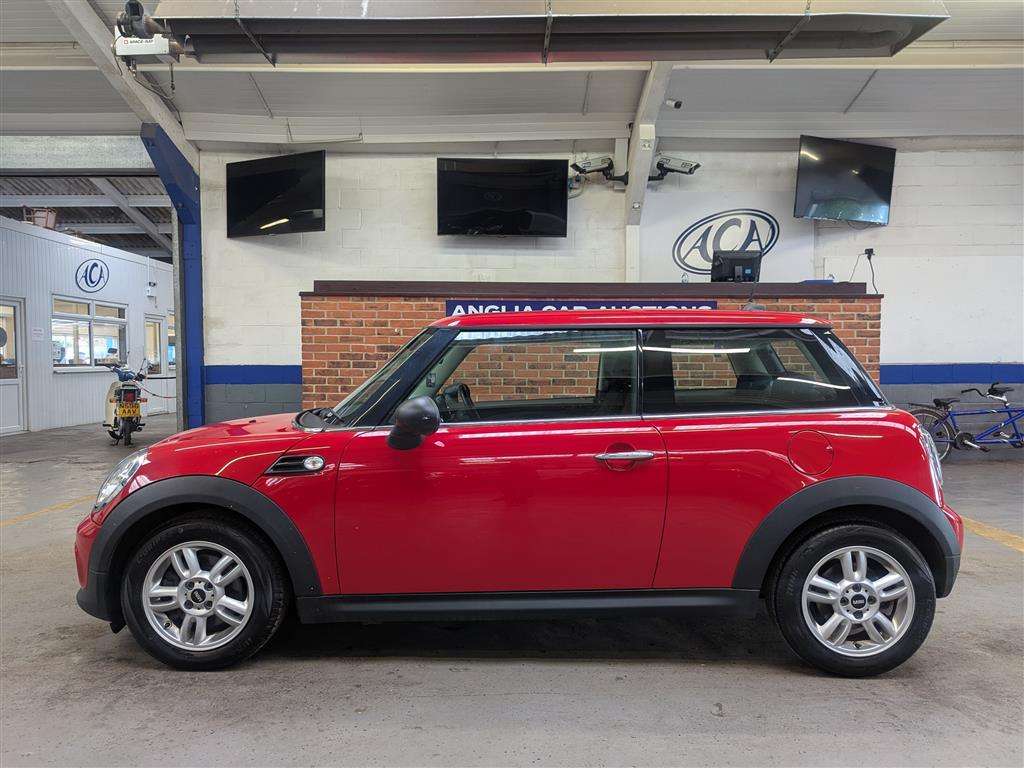 <p>2013 MINI ONE</p>