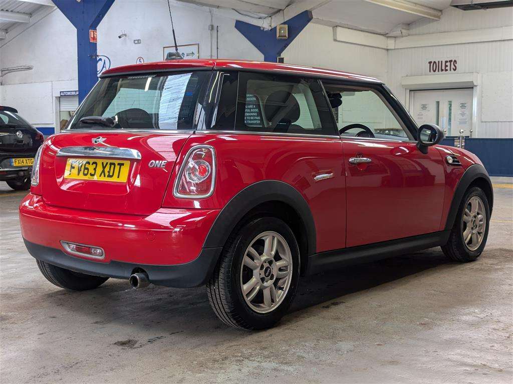 <p>2013 MINI ONE</p>