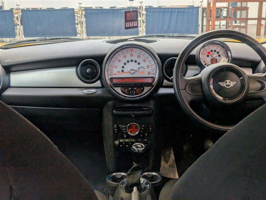 <p>2013 MINI ONE</p>
