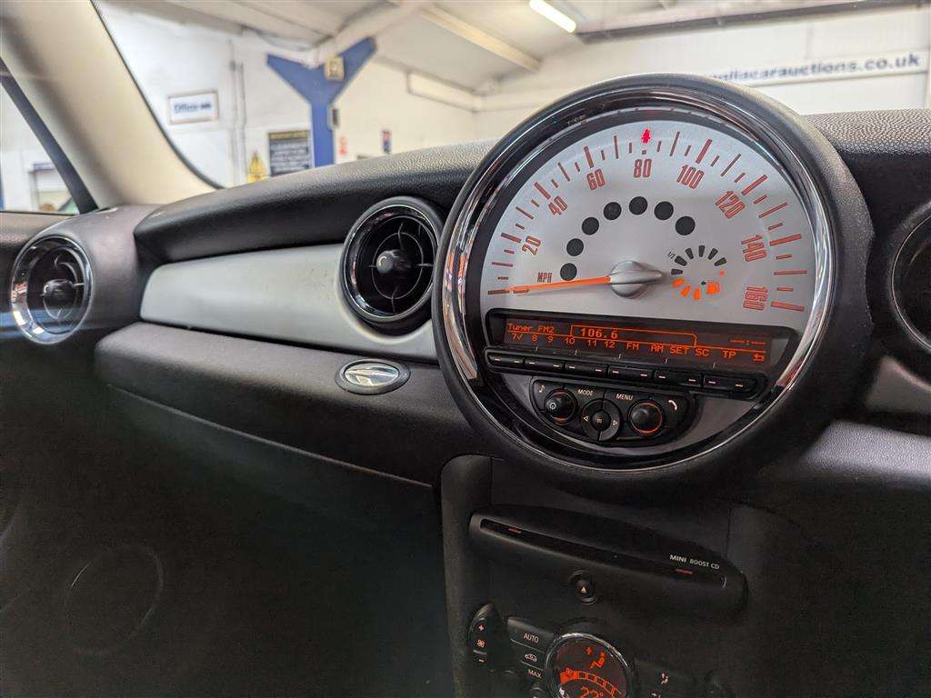 <p>2013 MINI ONE</p>