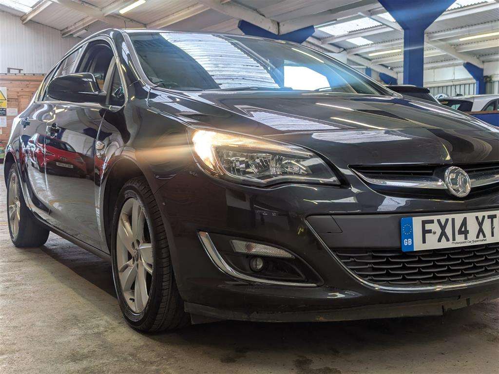 <p>2014 VAUXHALL ASTRA SRI</p>