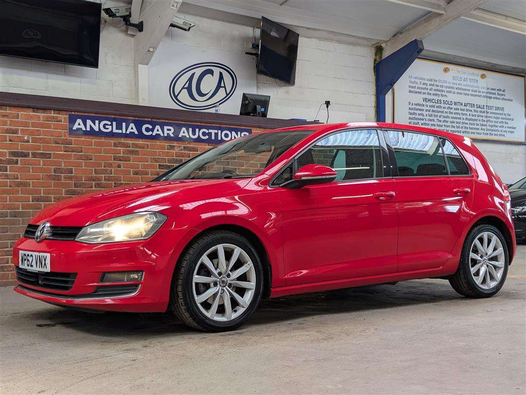 <p>2013 VOLKSWAGEN GOLF GT BLUEMOTION TECH T</p>