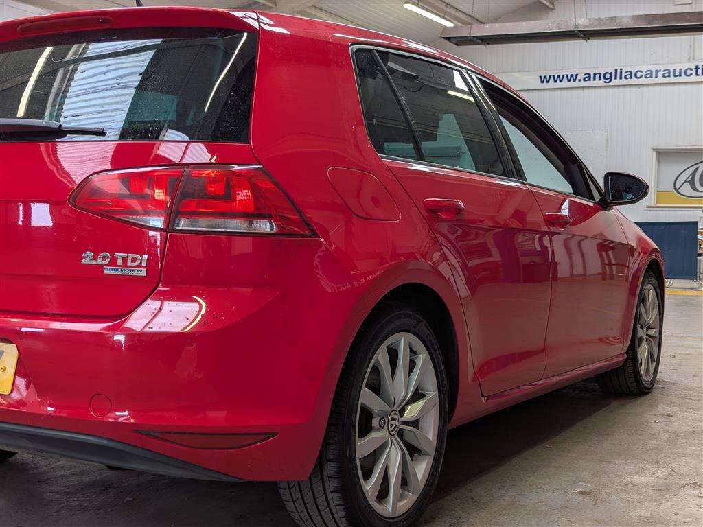 <p>2013 VOLKSWAGEN GOLF GT BLUEMOTION TECH T</p>