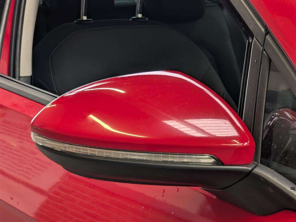 <p>2013 VOLKSWAGEN GOLF GT BLUEMOTION TECH T</p>