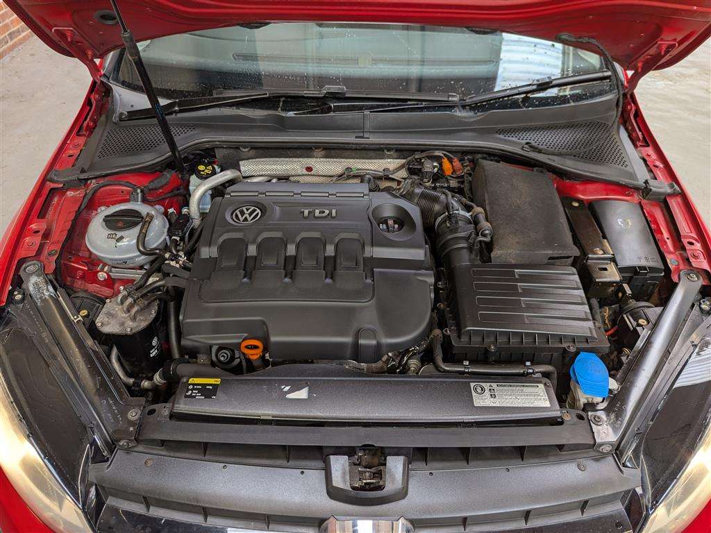 <p>2013 VOLKSWAGEN GOLF GT BLUEMOTION TECH T</p>