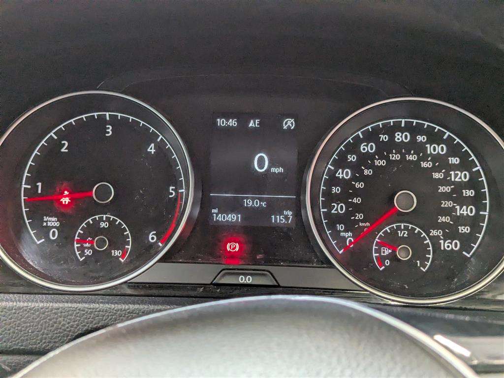 <p>2013 VOLKSWAGEN GOLF GT BLUEMOTION TECH T</p>