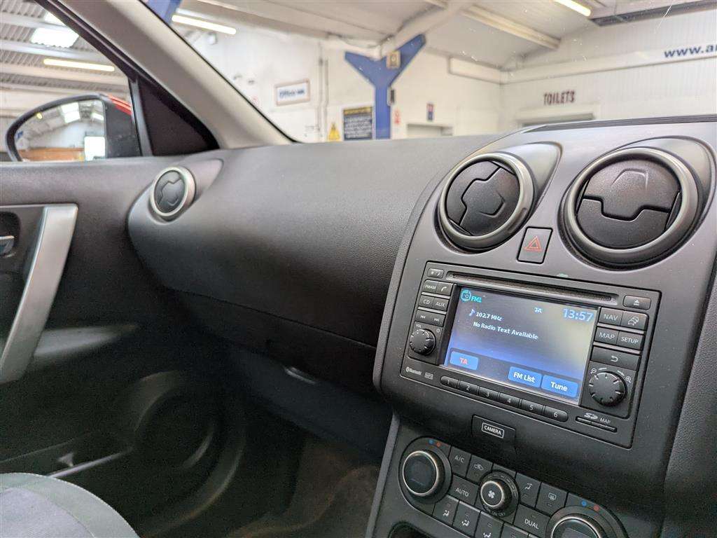 <p>2012 NISSAN QASHQAI N-TEC + DCI **SOLD</p>