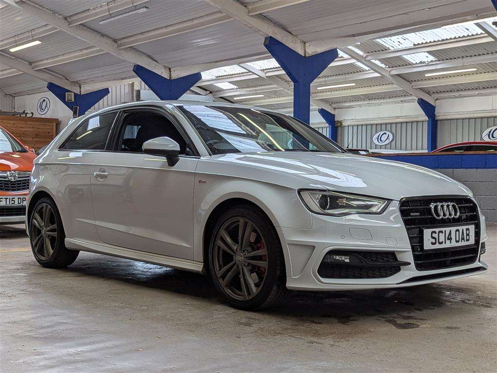 <p>2014 AUDI A3 S LINE TDI QUATTRO S-A</p>