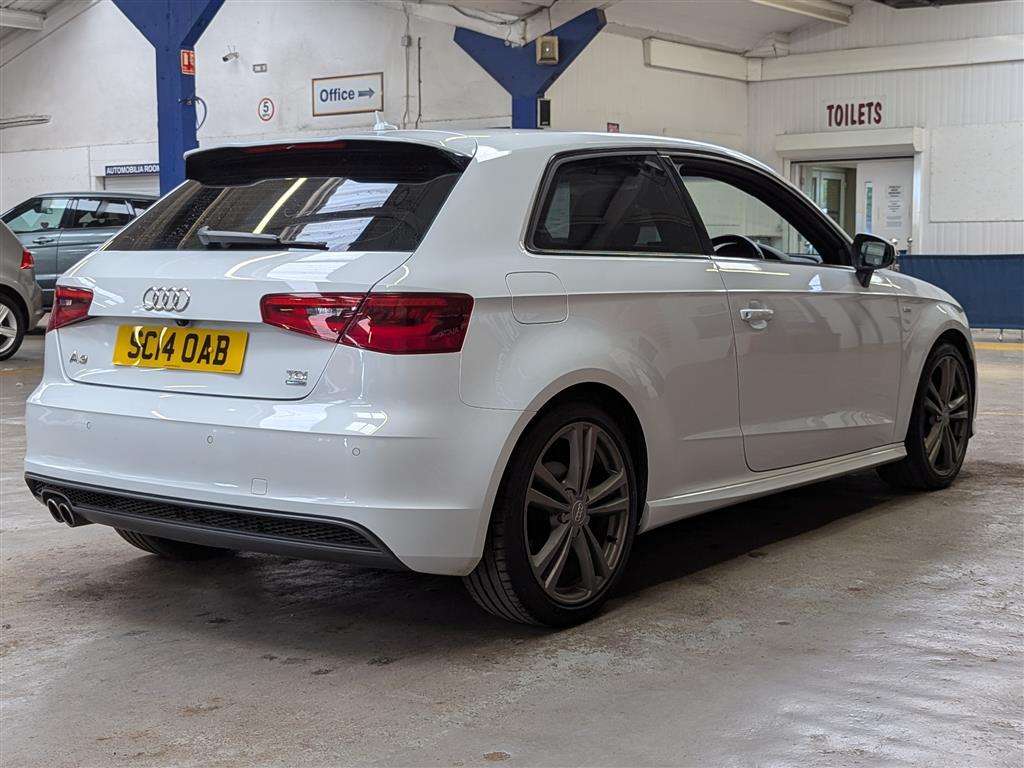 <p>2014 AUDI A3 S LINE TDI QUATTRO S-A</p>