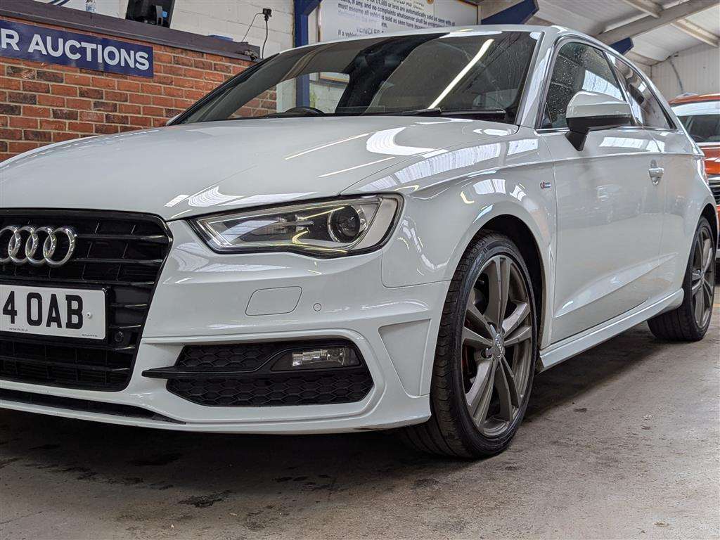<p>2014 AUDI A3 S LINE TDI QUATTRO S-A</p>
