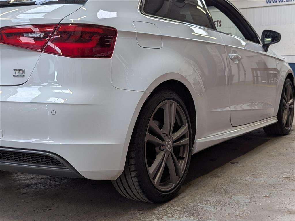<p>2014 AUDI A3 S LINE TDI QUATTRO S-A</p>