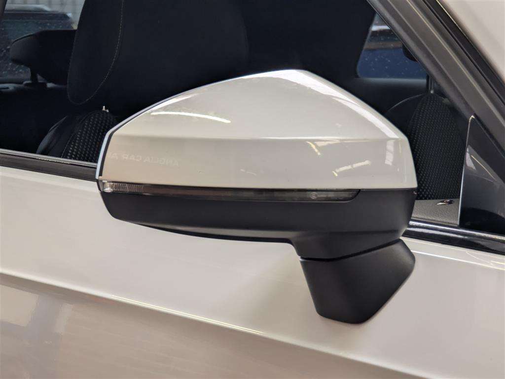 <p>2014 AUDI A3 S LINE TDI QUATTRO S-A</p>