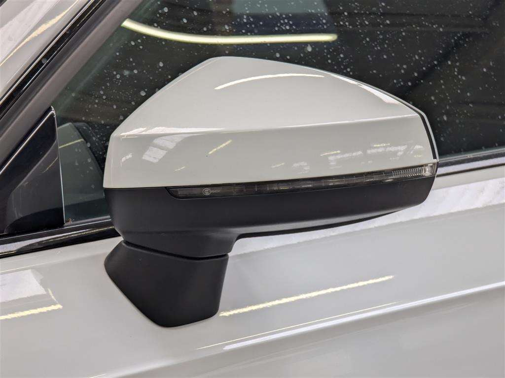 <p>2014 AUDI A3 S LINE TDI QUATTRO S-A</p>
