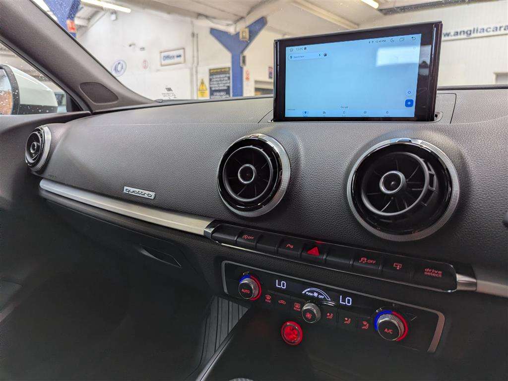 <p>2014 AUDI A3 S LINE TDI QUATTRO S-A</p>