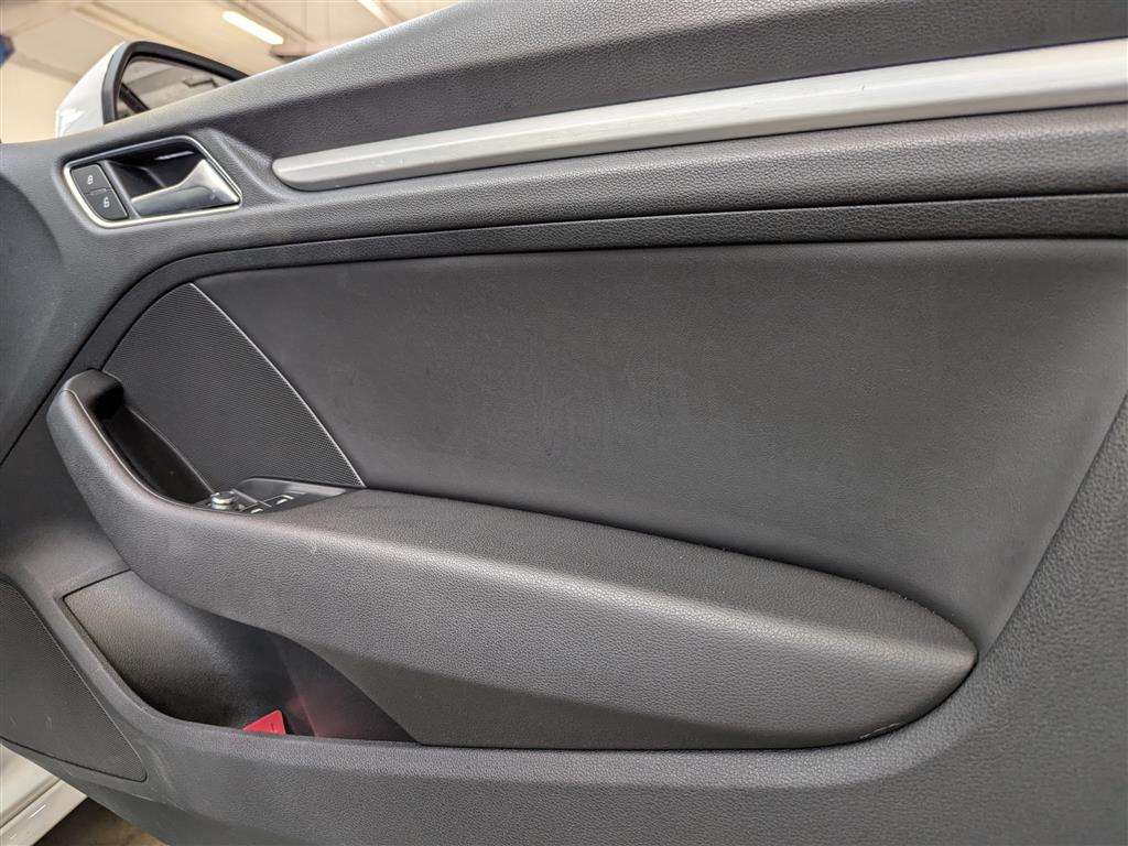 <p>2014 AUDI A3 S LINE TDI QUATTRO S-A</p>