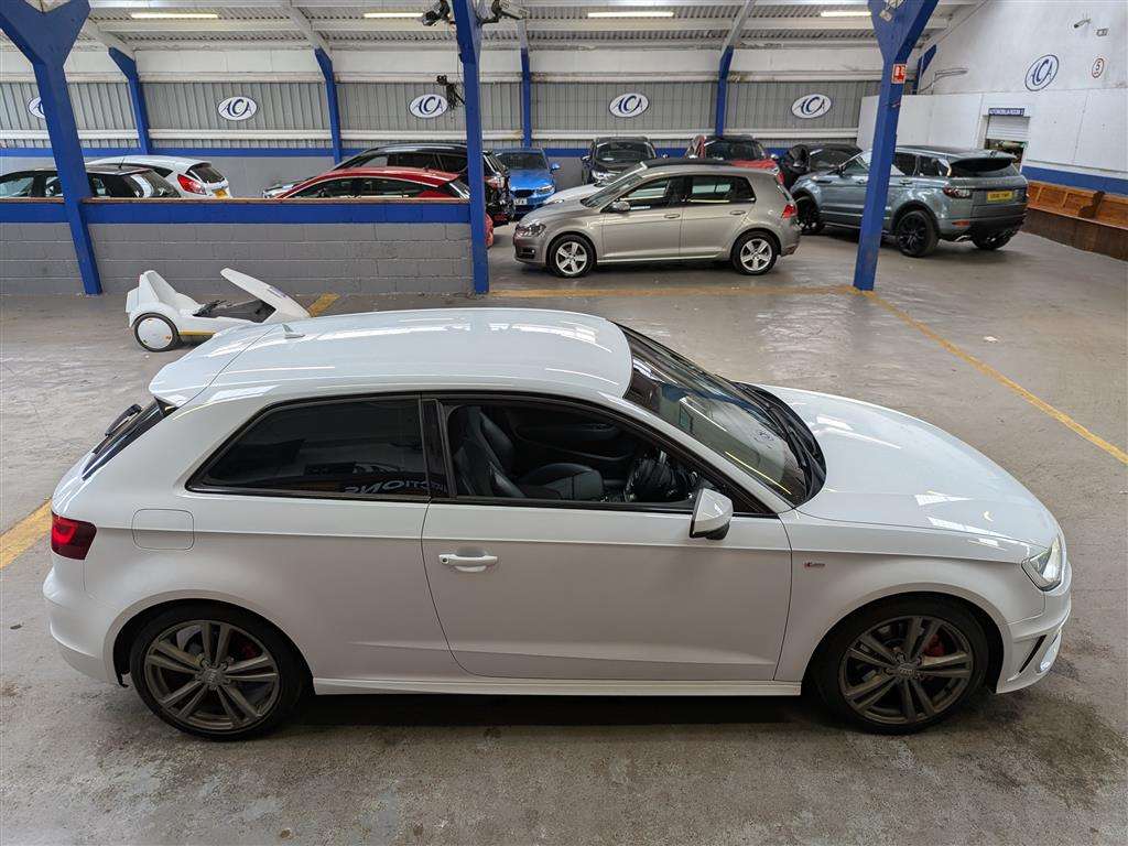 <p>2014 AUDI A3 S LINE TDI QUATTRO S-A</p>