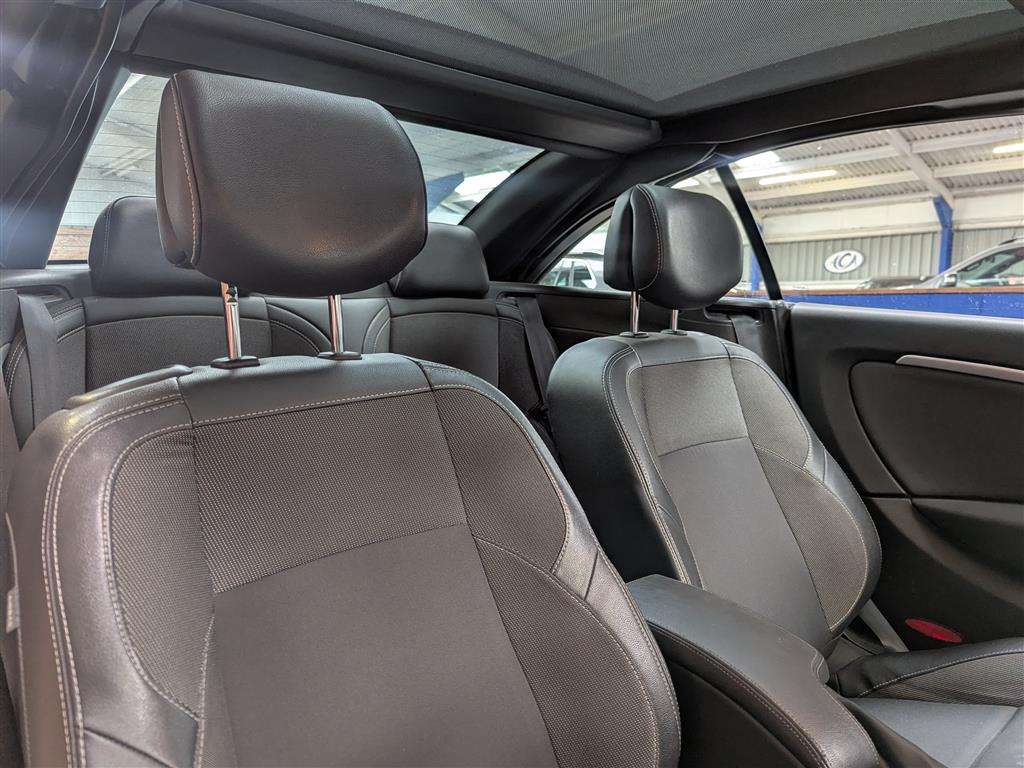<p>2011 RENAULT MEGANE DYNAMIQUE TOMTOM V</p>