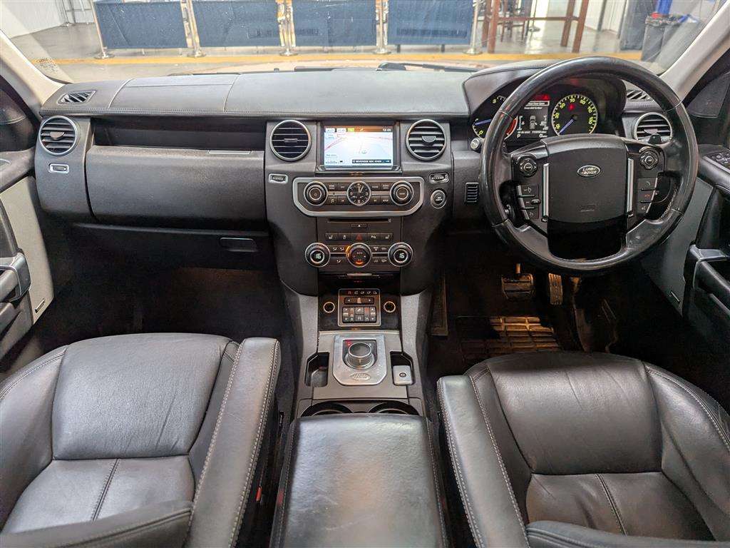 <p>2016 LAND ROVER DISCOVERY LANDMARK SDV6 A</p>