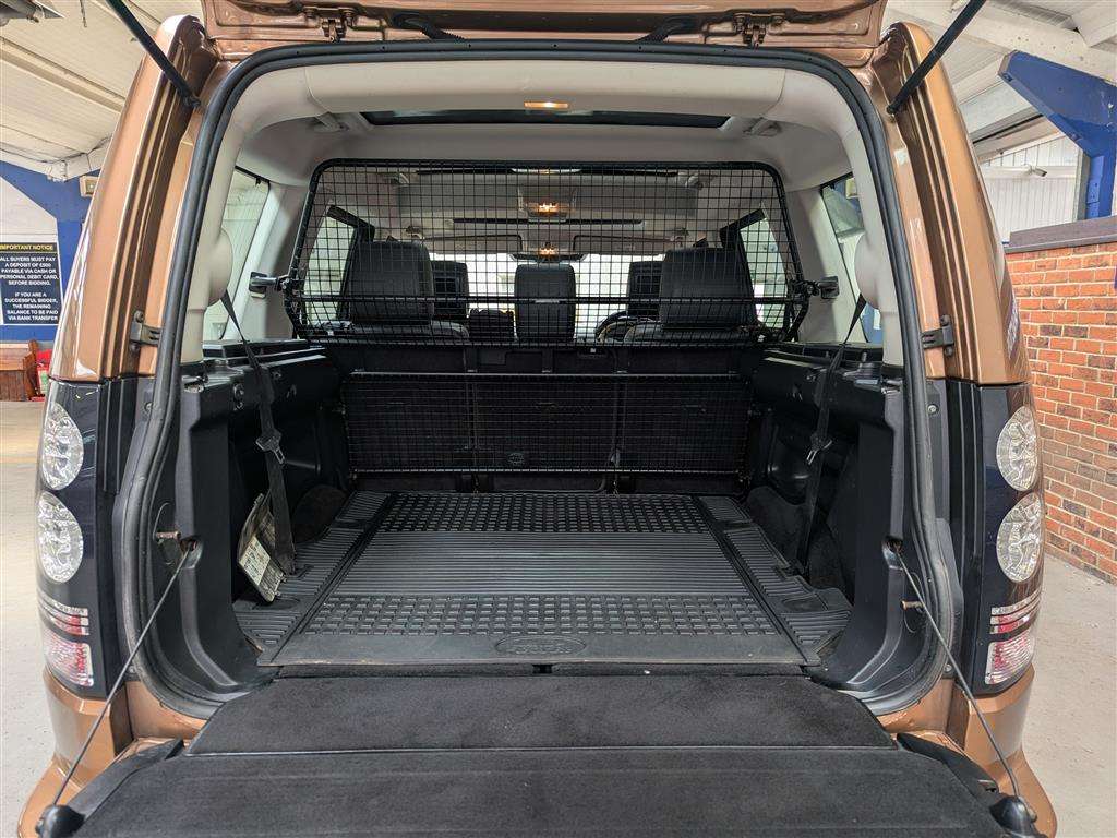 <p>2016 LAND ROVER DISCOVERY LANDMARK SDV6 A</p>