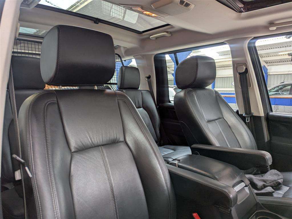 <p>2016 LAND ROVER DISCOVERY LANDMARK SDV6 A</p>