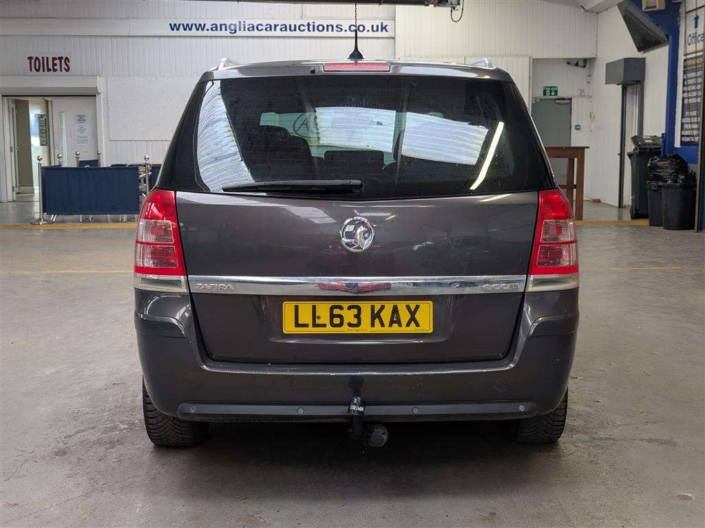 <p>2013 VAUXHALL ZAFIRA DESIGN NAV CDTI EC</p>