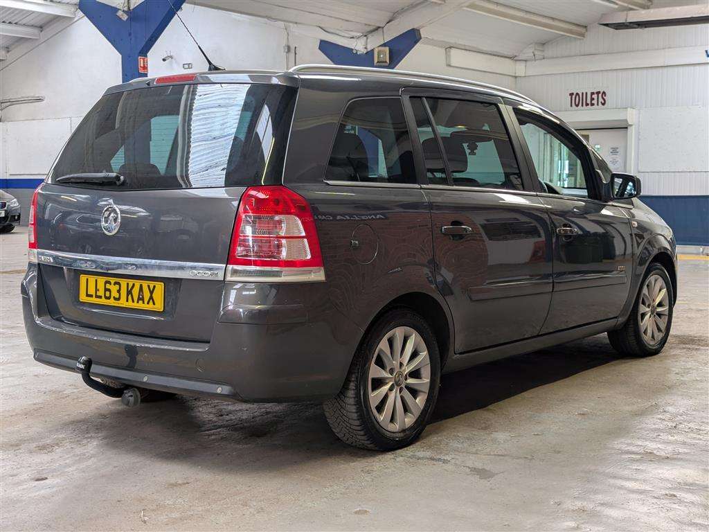 <p>2013 VAUXHALL ZAFIRA DESIGN NAV CDTI EC</p>